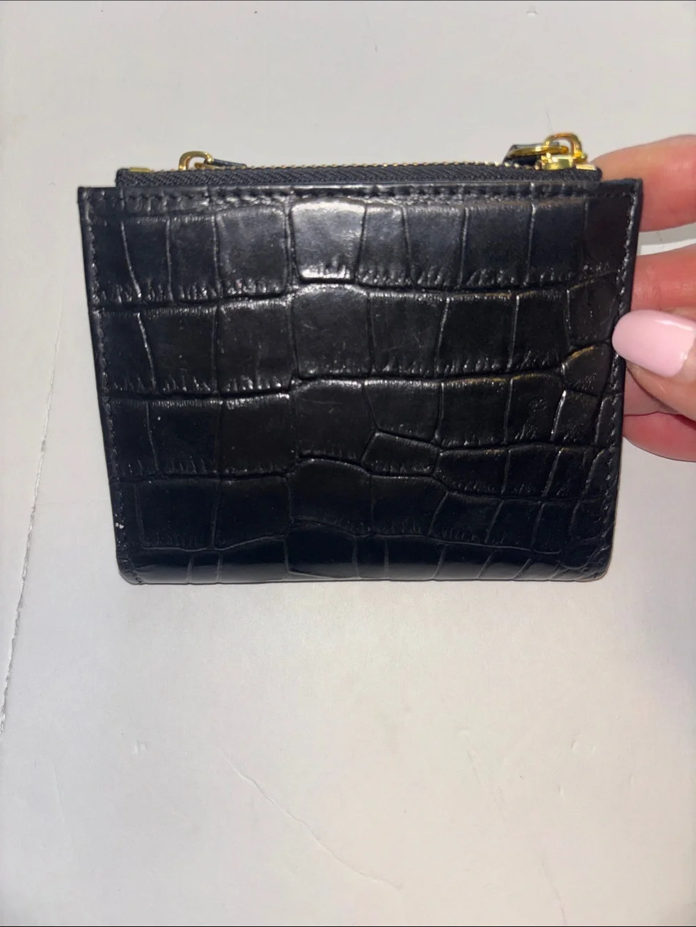 KURT GEIGER BLACK EMBOSSED LEATHER WALLET SNAP CLOSURE 2 GOLD TONED ZIP POCKETS